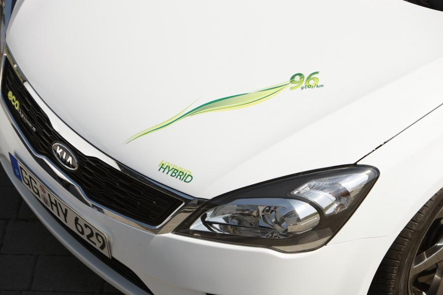  Kia cee&rsquo;d Hybrid 2010 года  (фото 19 из 33)